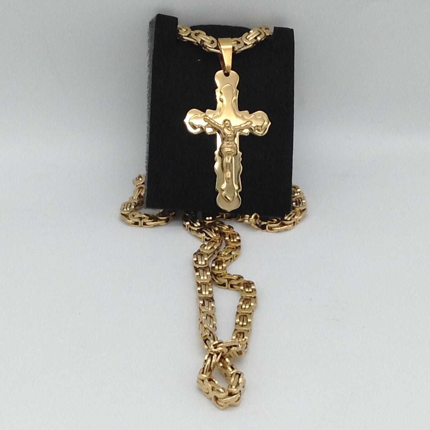 GOLD  PLATED  NECKLACE  WITH CROSS  PENDANT
